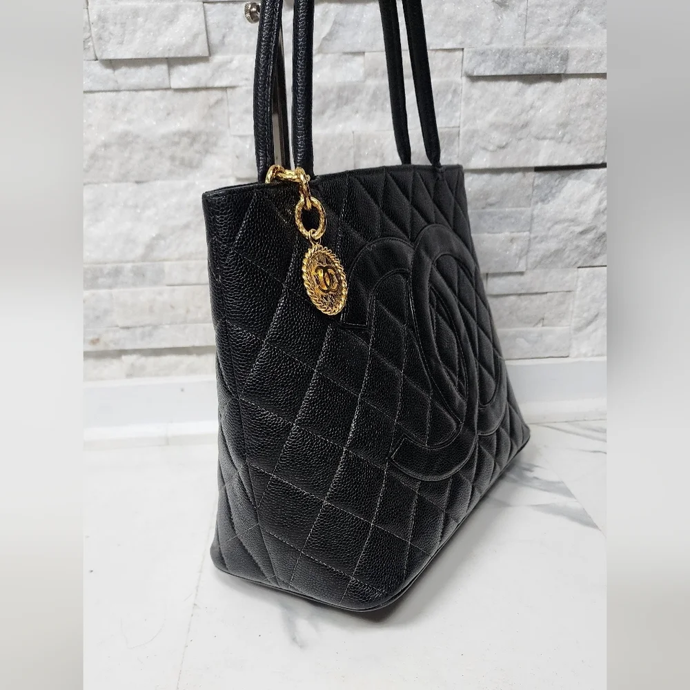 CHANEL Caviar Maidallon Bag - Picture 3 of 15